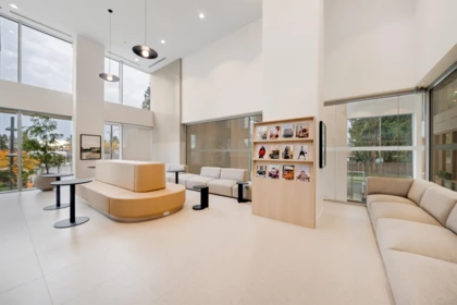 Entry Foyer Photo of 808 13573 98a Avenue, Surrey, BC