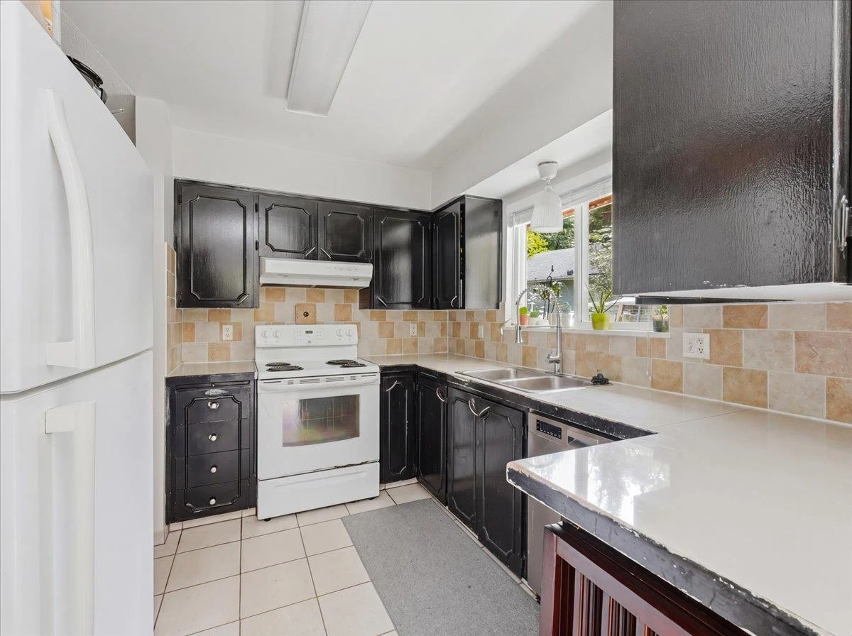 Family Room Photo of 1444 Riverside Drive, North Vancouver, BC