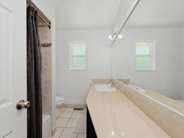 Primary Bathroom Photo of 1444 Riverside Drive, North Vancouver, BC