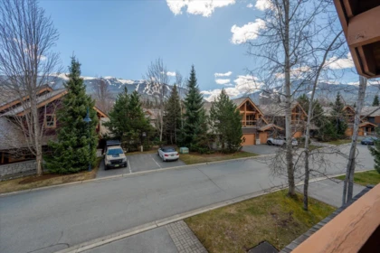 4827 Casabella Crescent, Whistler, BC, Whistler — Townhouse for sale