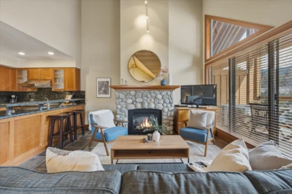 4827 Casabella Crescent, Whistler, BC, Whistler — Townhouse for sale