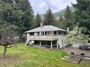 Family Room Photo of 50615 Slanzi Road, Boston Bar / Lytton, BC