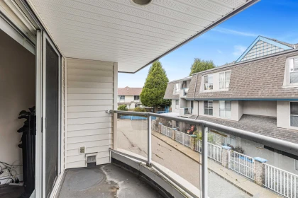 Basement Recreation Room Photo of 210 13771 72a Avenue, Surrey, BC