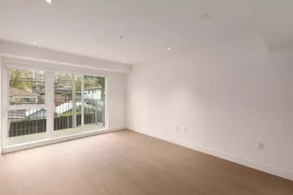 210 2235 E Broadway, Vancouver, BC, Vancouver — Apartment/Condo for sale