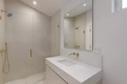 Guest Bathroom Photo of 2 3617 W 12th Avenue, Vancouver, BC
