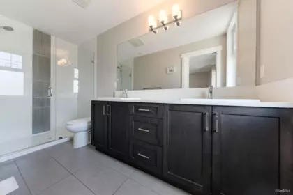 Entry Foyer Photo of 3 7138 210 Street, Langley, BC