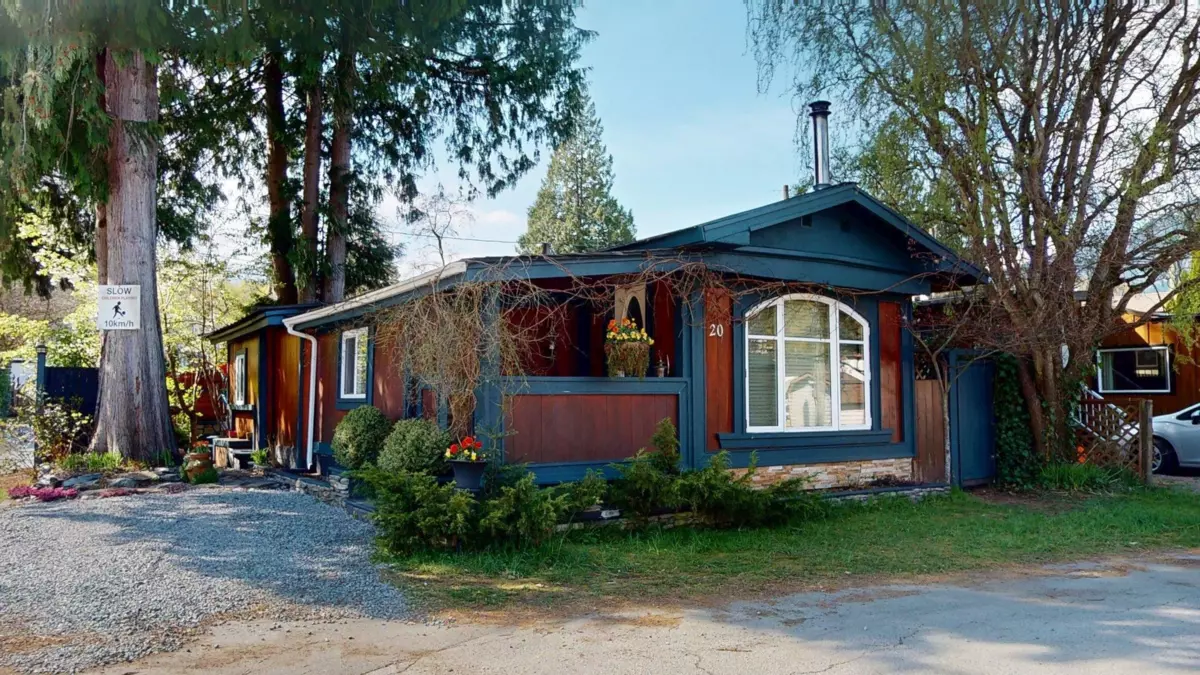 Exterior Rear Photo of 20 40022 Government Road, Squamish, BC