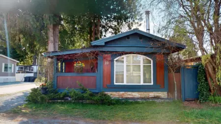 20 40022 Government Road, Squamish, BC, Gibsons & Area — 3 bed manufactured home for sale