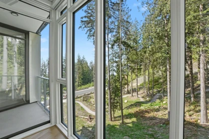 Walk-In Closet Photo of 604 3963 Uplands Way, West Vancouver, BC