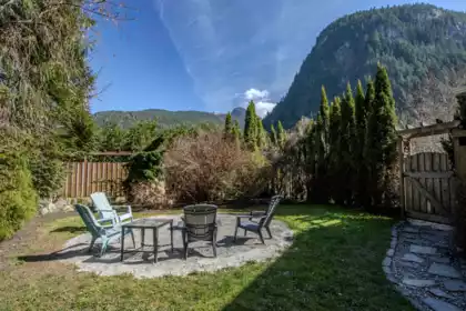 Breakfast Nook Photo of 38645 Westway Avenue, Squamish, BC