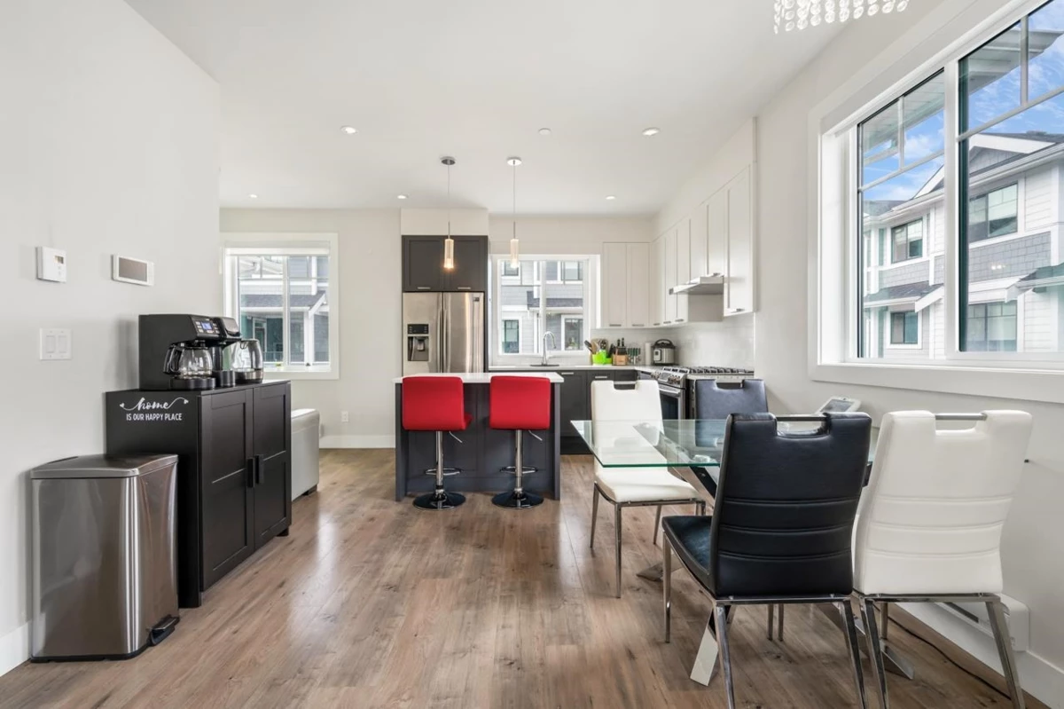 Family Room Photo of 12 189 Wood Street, New Westminster, BC