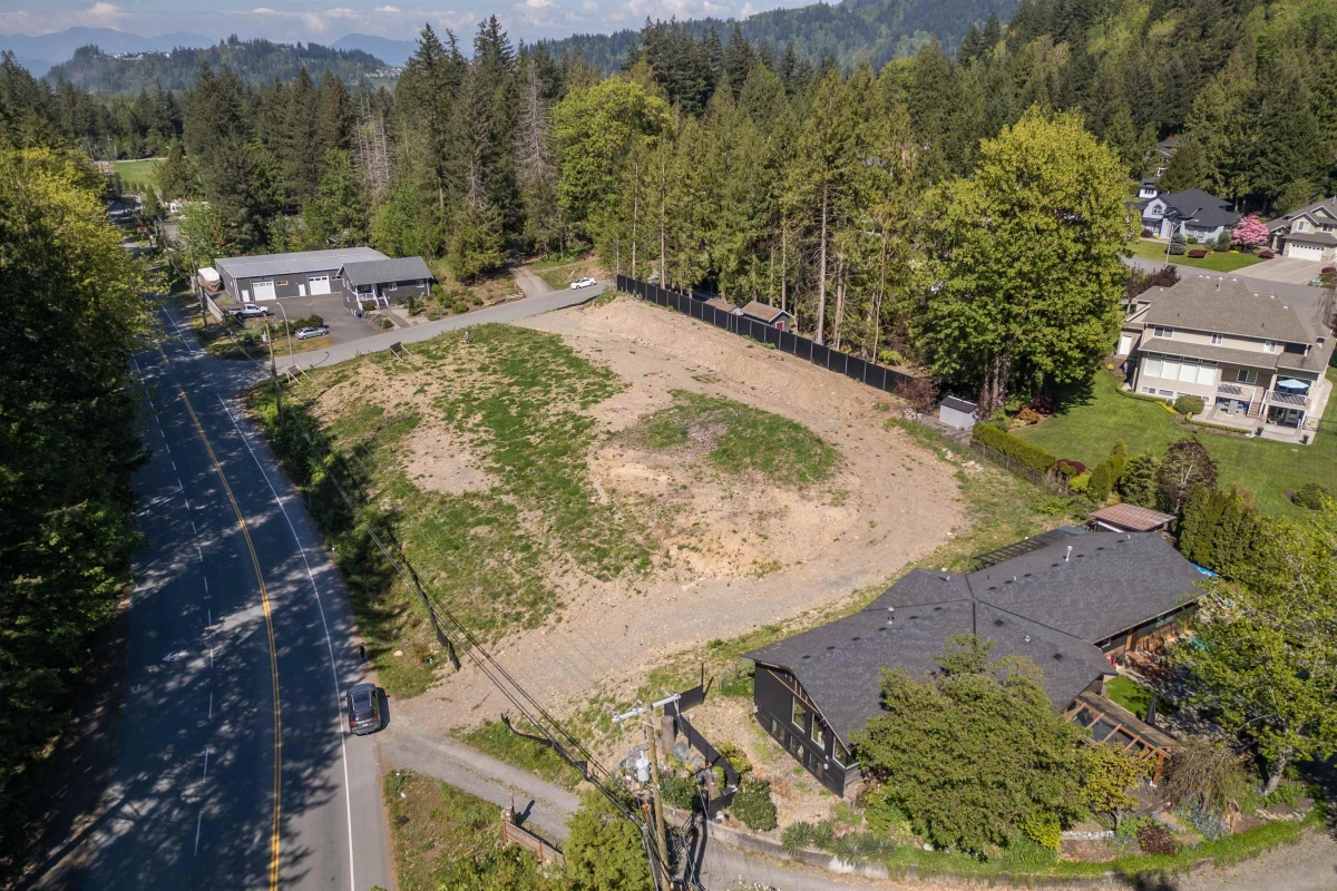 Family Room Photo of 3636 Columbia Valley Road, Cultus Lake, BC