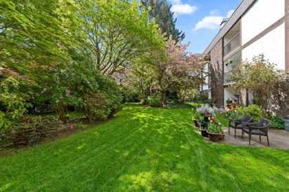 Outdoor Patio Photo of 302 1520 Vidal Street, White Rock, BC