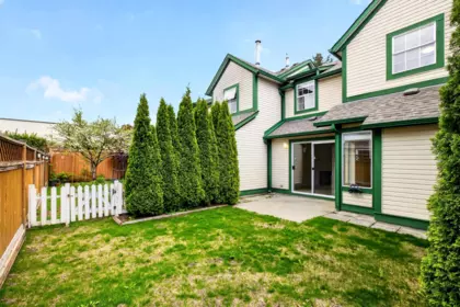 Swimming Pool Photo of 206 20675 118 Avenue, Maple Ridge, BC