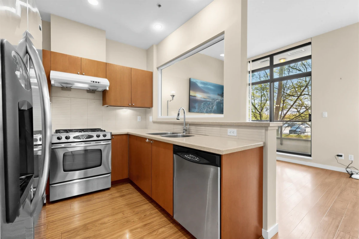 Dining Area Photo of 5 8160 Lansdowne Road, Richmond, BC
