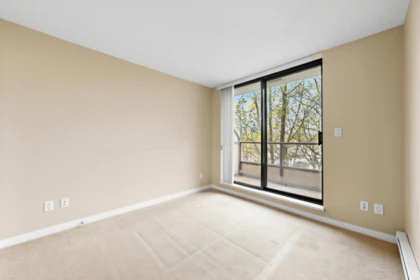Breakfast Nook Photo of 5 8160 Lansdowne Road, Richmond, BC