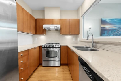 Kitchen Photo of 5 8160 Lansdowne Road, Richmond, BC