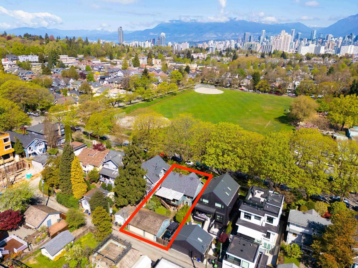 Family Room Photo of 840 W 22nd Avenue, Vancouver, BC