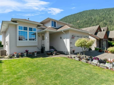 Aerial View of 336 Chestnut Avenue, Harrison Hot Springs, BC