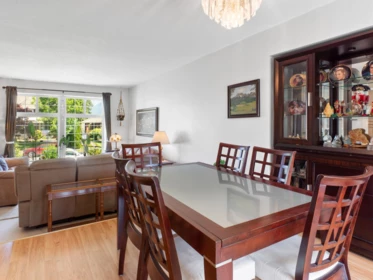 Kitchen Island Photo of 336 Chestnut Avenue, Harrison Hot Springs, BC