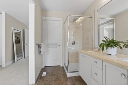Hallway Photo of 15507 37a Avenue, Surrey, BC