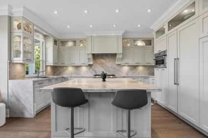 Kitchen Island Photo of 15507 37a Avenue, Surrey, BC