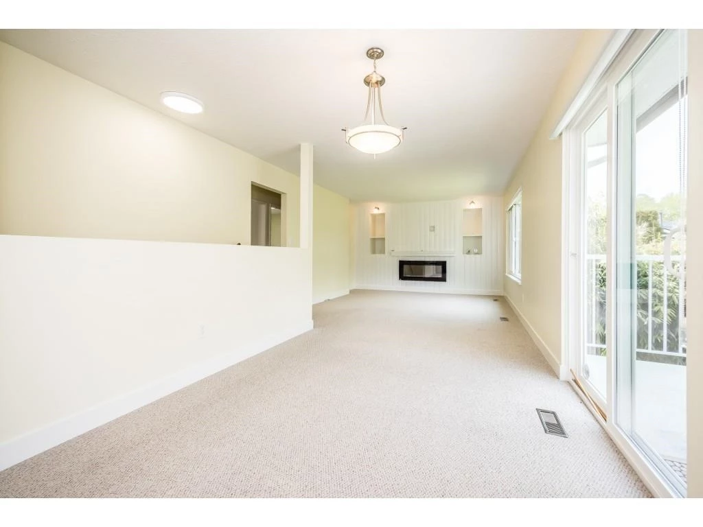 Living Room Photo of 19971 50a Avenue, Langley, BC