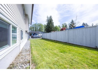 Front Yard Photo of 19971 50a Avenue, Langley, BC