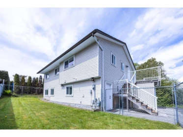 Swimming Pool Photo of 19971 50a Avenue, Langley, BC
