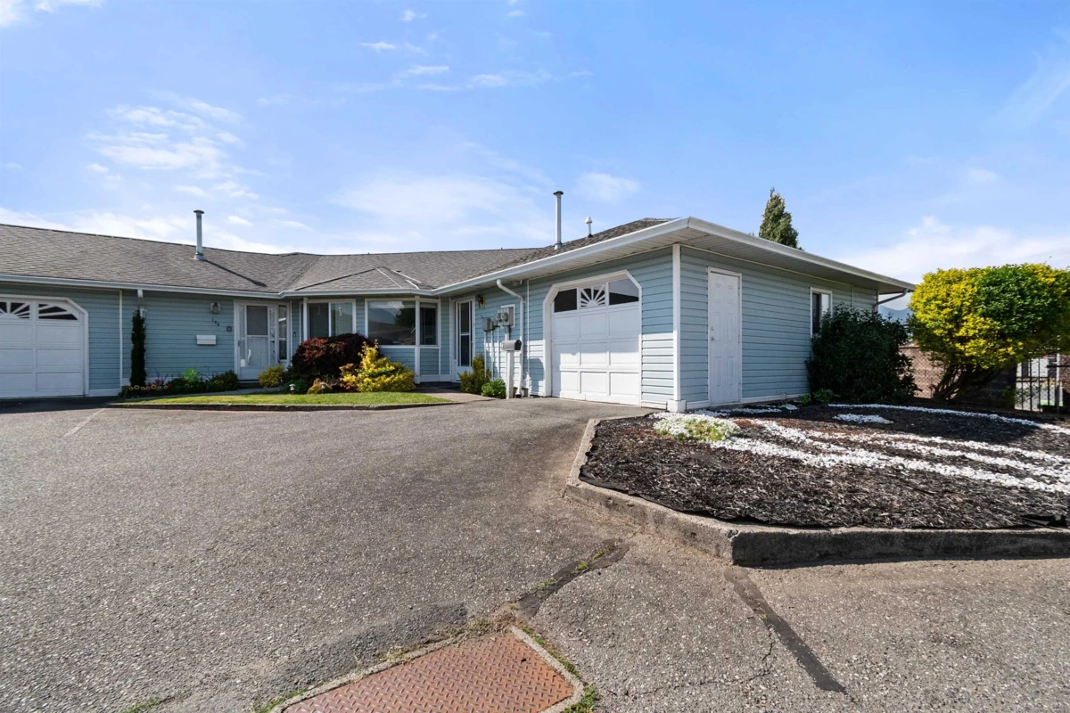 Family Room Photo of 135 7610 Evans Road, Chilliwack, BC