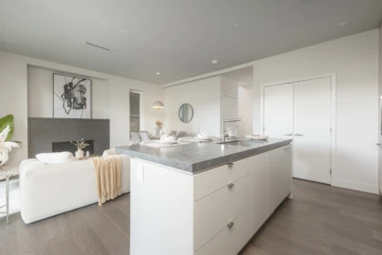 Kitchen Island Photo of 1 638 E 46th Avenue, Vancouver, BC