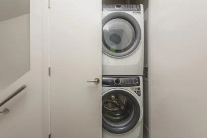 Laundry Room Photo of 1 638 E 46th Avenue, Vancouver, BC