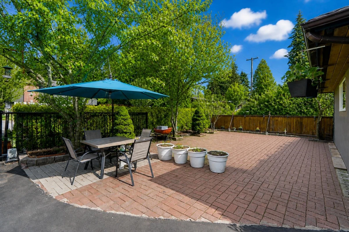 Family Room Photo of 1650 Rochester Avenue, Coquitlam, BC