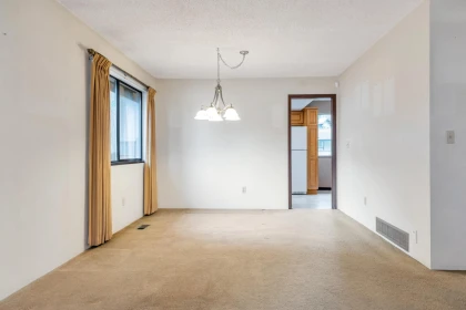 Walk-In Closet Photo of 14543 91b Avenue, Surrey, BC