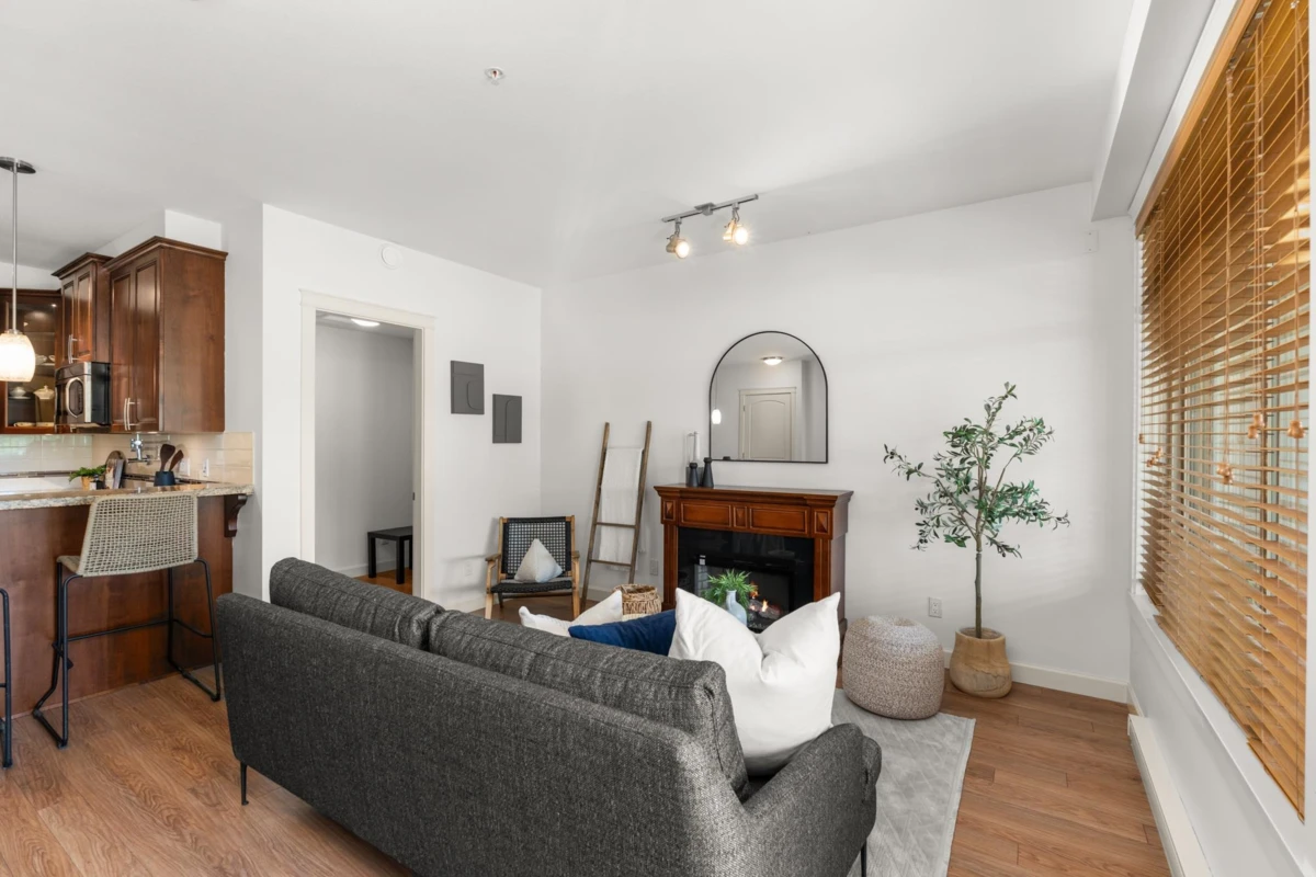 Family Room Photo of 202 2860 Trethewey Street, Abbotsford, BC