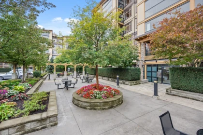 Garden / Landscaping Photo of 202 2860 Trethewey Street, Abbotsford, BC