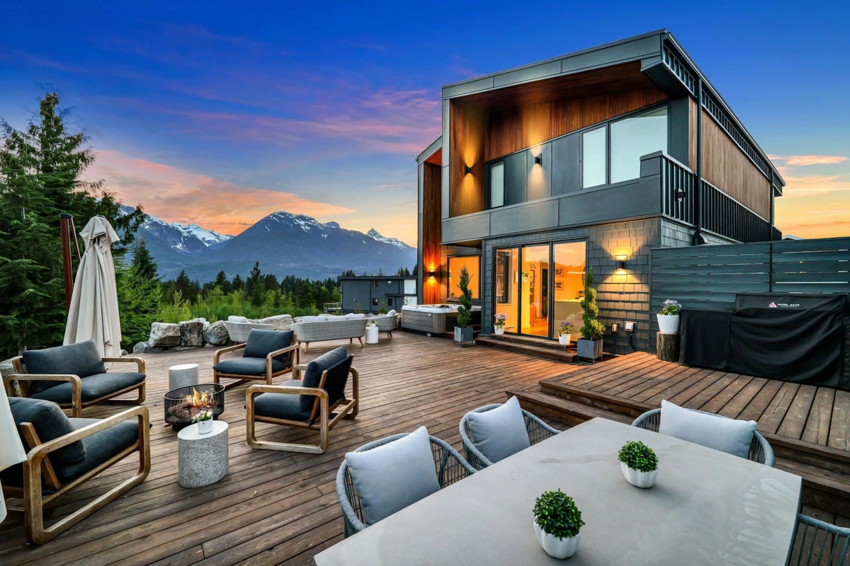 Living Room Photo of 2938 Huckleberry Drive, Squamish, BC