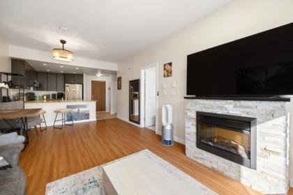 304 225 Francis Way, New Westminster, BC, New Westminster — Apartment/Condo for sale