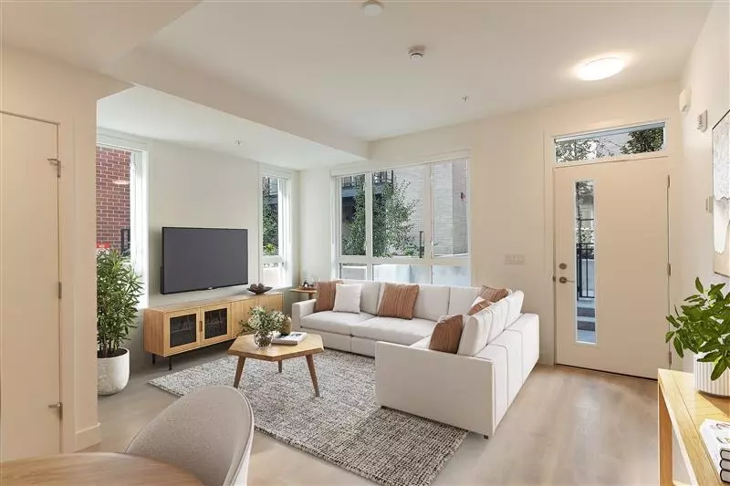 Dining Area Photo of 123 2050 Glenaire Drive, North Vancouver, BC