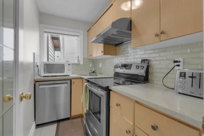 Basement Recreation Room Photo of 8733 162a Street, Surrey, BC