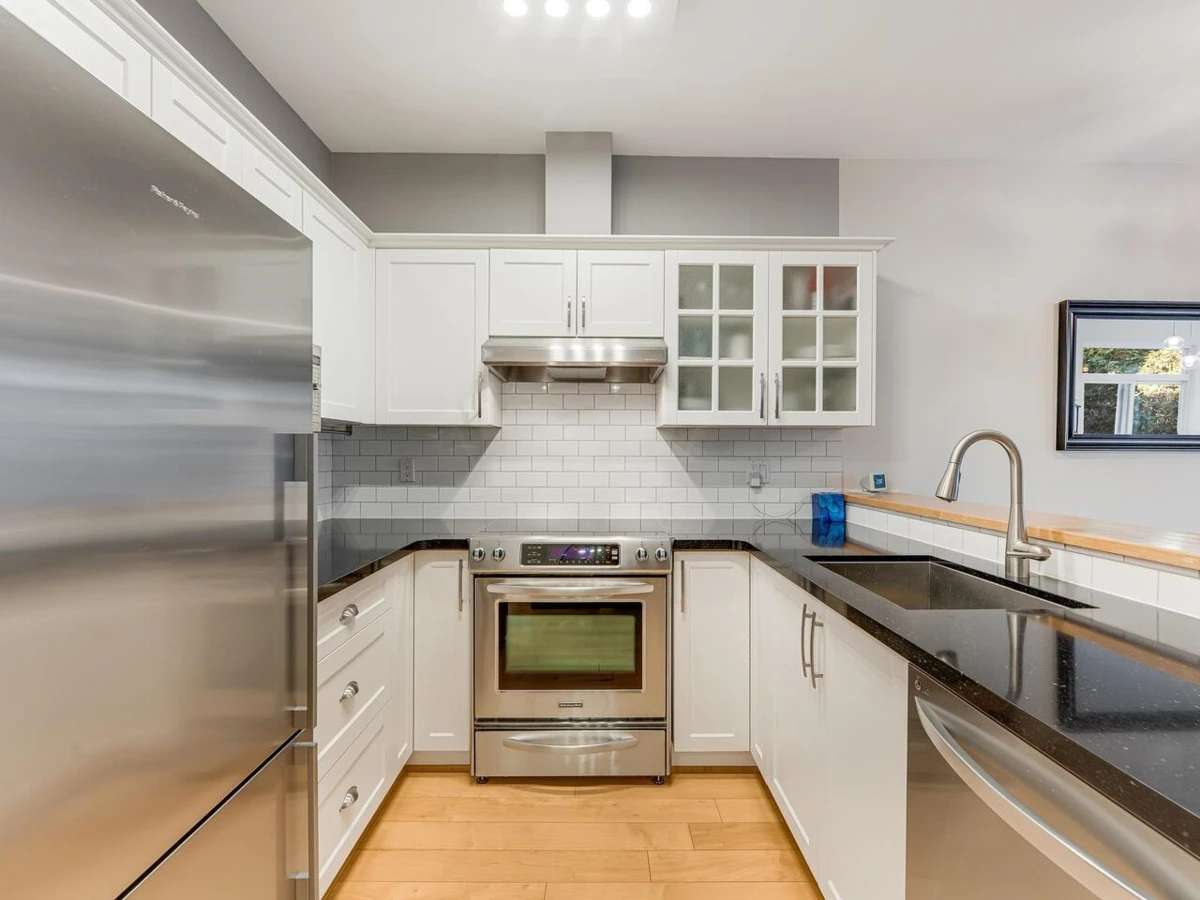 Living Room Photo of 210 1675 W 10th Avenue, Vancouver, BC