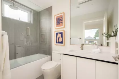 Laundry Room Photo of 1 3645 Dundas Street, Vancouver, BC