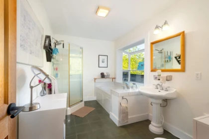 Mudroom Photo of 1177 Adams Road, Bowen Island, BC
