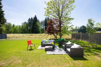 Hot Tub / Spa Photo of 10100 Granville Avenue, Richmond, BC