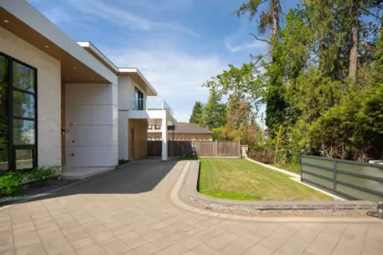Outdoor Kitchen Photo of 10100 Granville Avenue, Richmond, BC