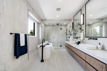 Guest Bathroom Photo of 817 Cornell Avenue, Coquitlam, BC