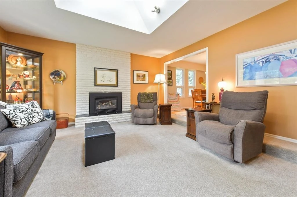 Dining Area Photo of 19618 41a Avenue, Langley, BC