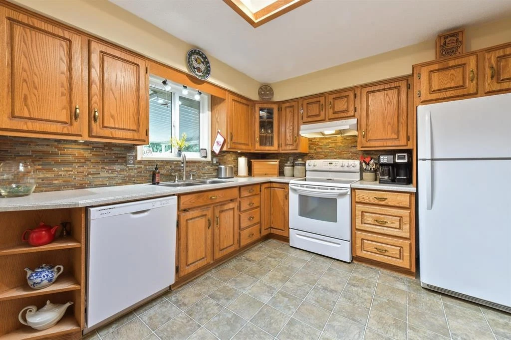 Family Room Photo of 19618 41a Avenue, Langley, BC