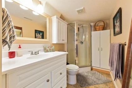 Hallway Photo of 19618 41a Avenue, Langley, BC
