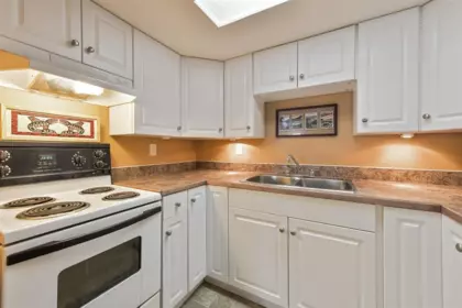 Laundry Room Photo of 19618 41a Avenue, Langley, BC